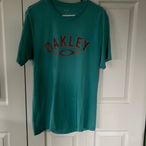 Oakley tshirt